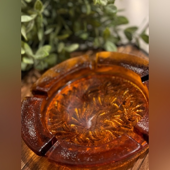 Vintage Depression Era Amber Glass Round 7” Diameter Ashtray Heavy Flame Design - Picture 2 of 5